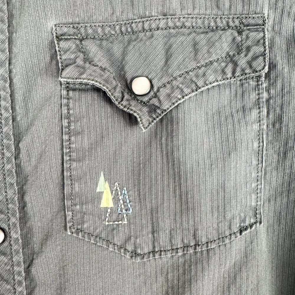 The North Face Shirt Mens Medium Gray Western‎ Snap Mountain Graphic Long Sleeve